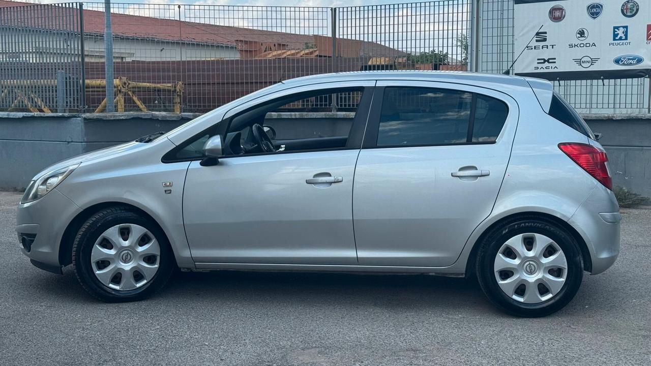 Opel Corsa 1.2 5 porte Sport