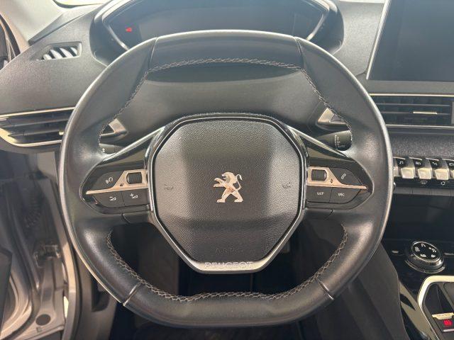 PEUGEOT 3008 PureTech 130 Allure POCHI CHILOMETRI TENUTA BENE