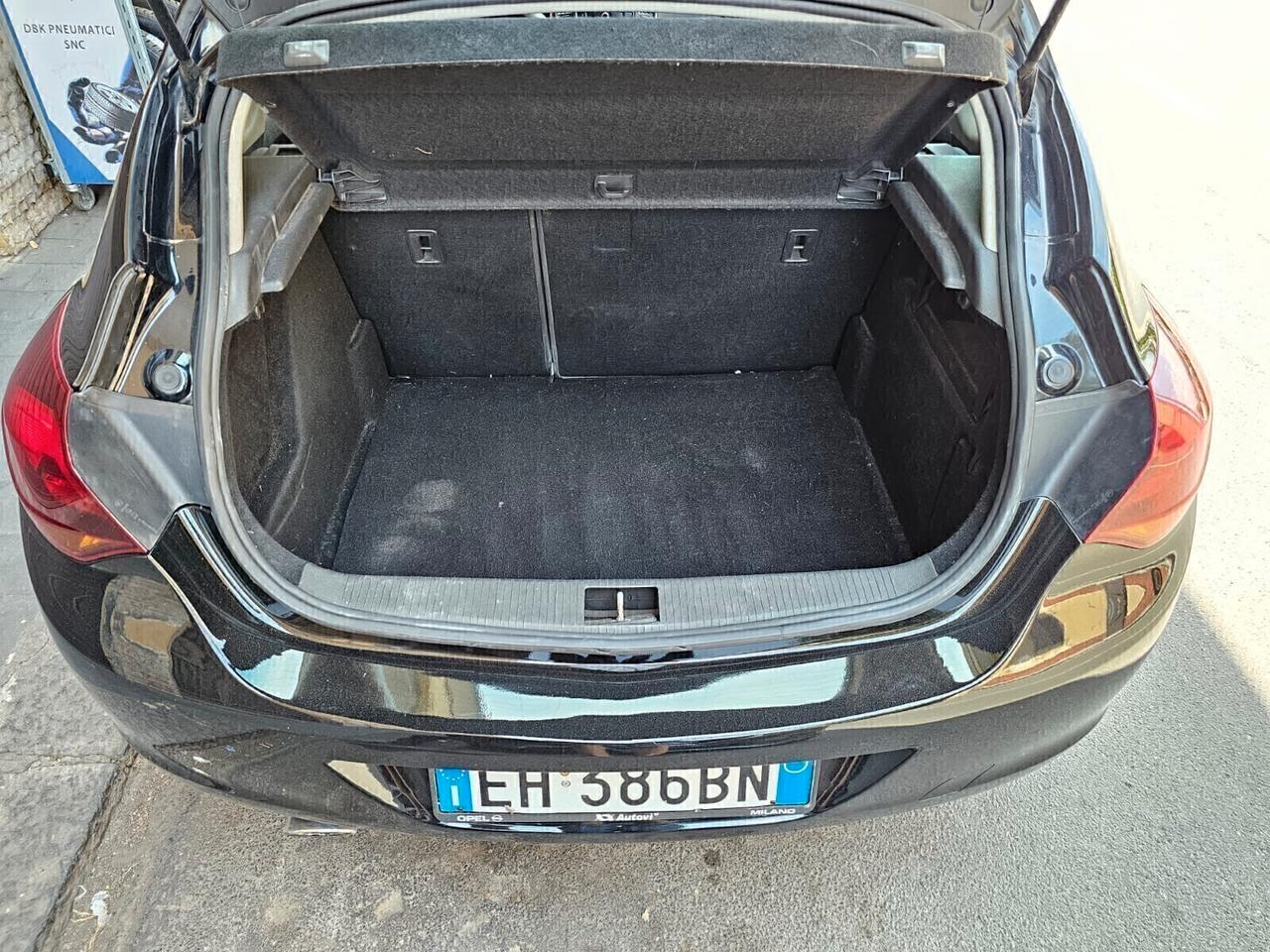 Opel Astra 1.6 115CV 5 porte Cosmo