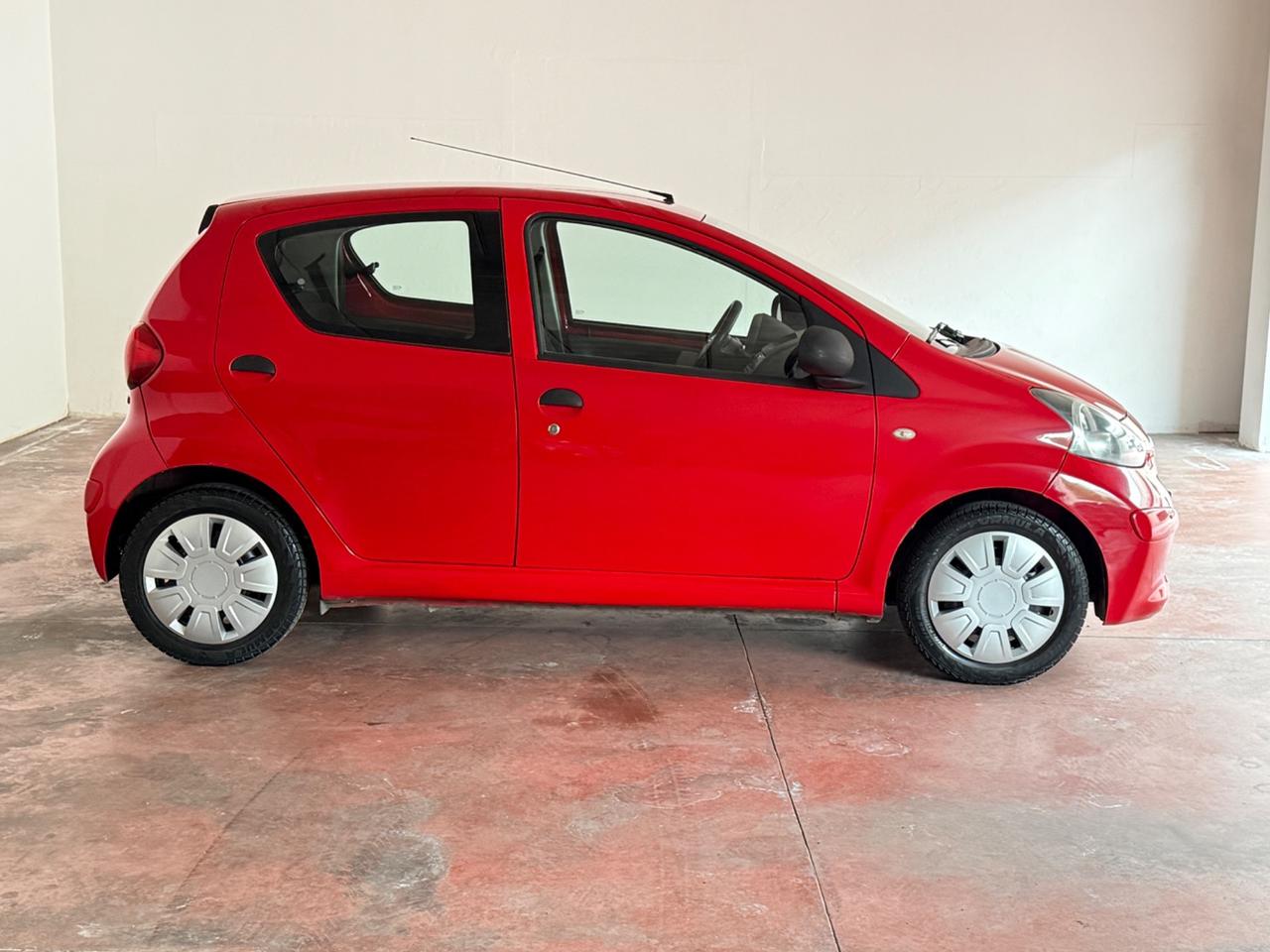 Toyota Aygo 1.0 12V VVT-i 5 porte Now