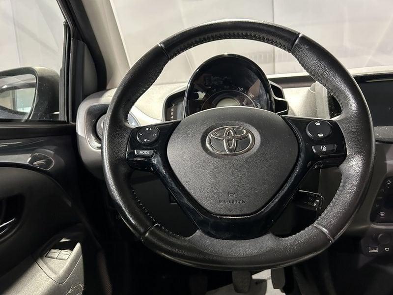 Toyota Aygo Aygo Connect 1.0 VVT-i 72 CV 5 porte x-play