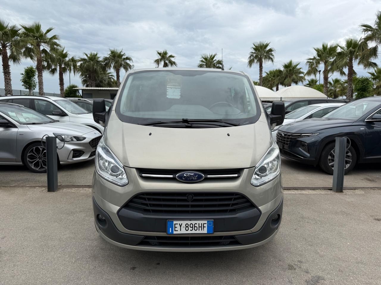 Ford Transit Custom 2.2 Diesel 6 posti passo lungo