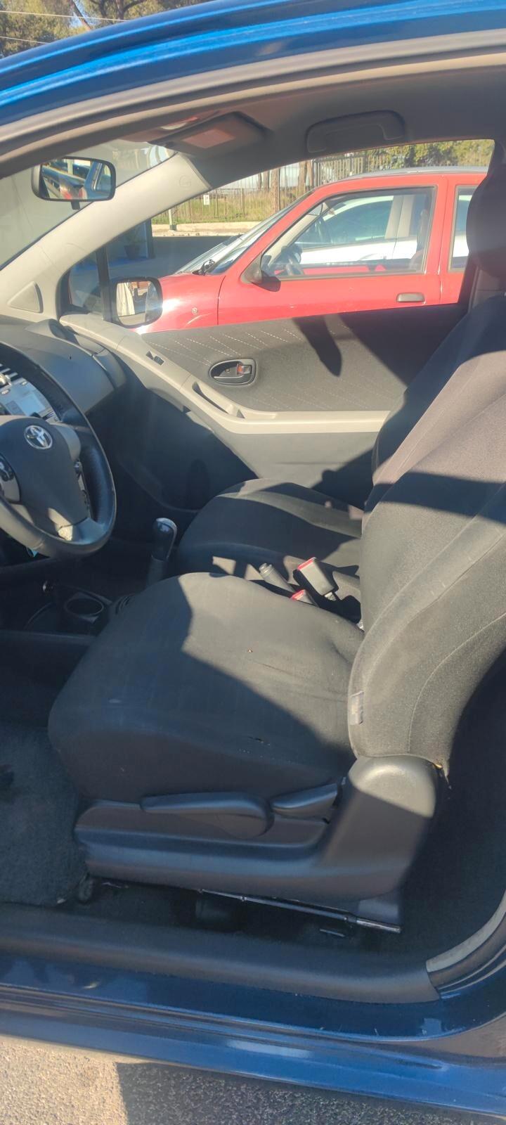 Toyota Yaris 1.0 3 porte Sol