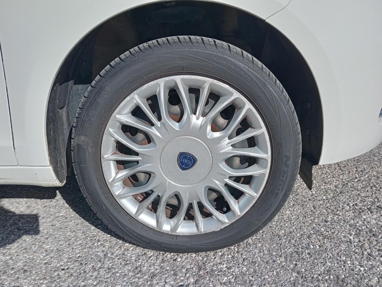 Lancia Ypsilon 1.2 69 CV 5 porte Gold 5 posti