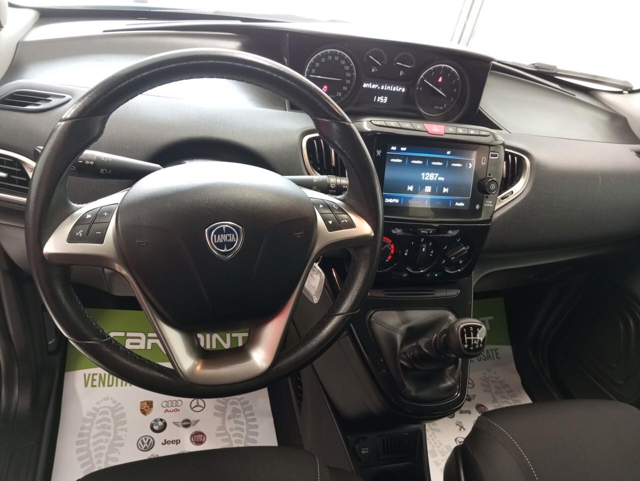 Lancia Ypsilon 1.0 FireFly 5 porte S&S Hybrid Ecochic Silver