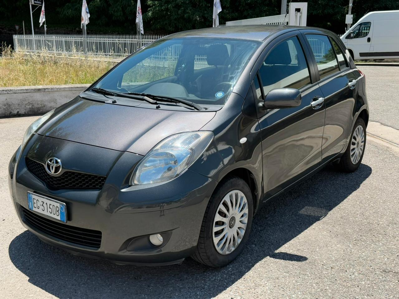 Toyota Yaris 1.0 5 porte Sol