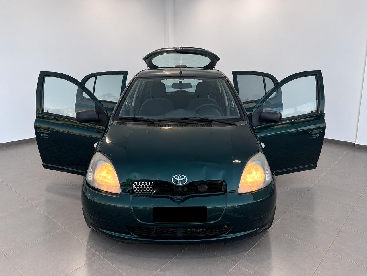Toyota Yaris 1.0i 16V cat 5 porte