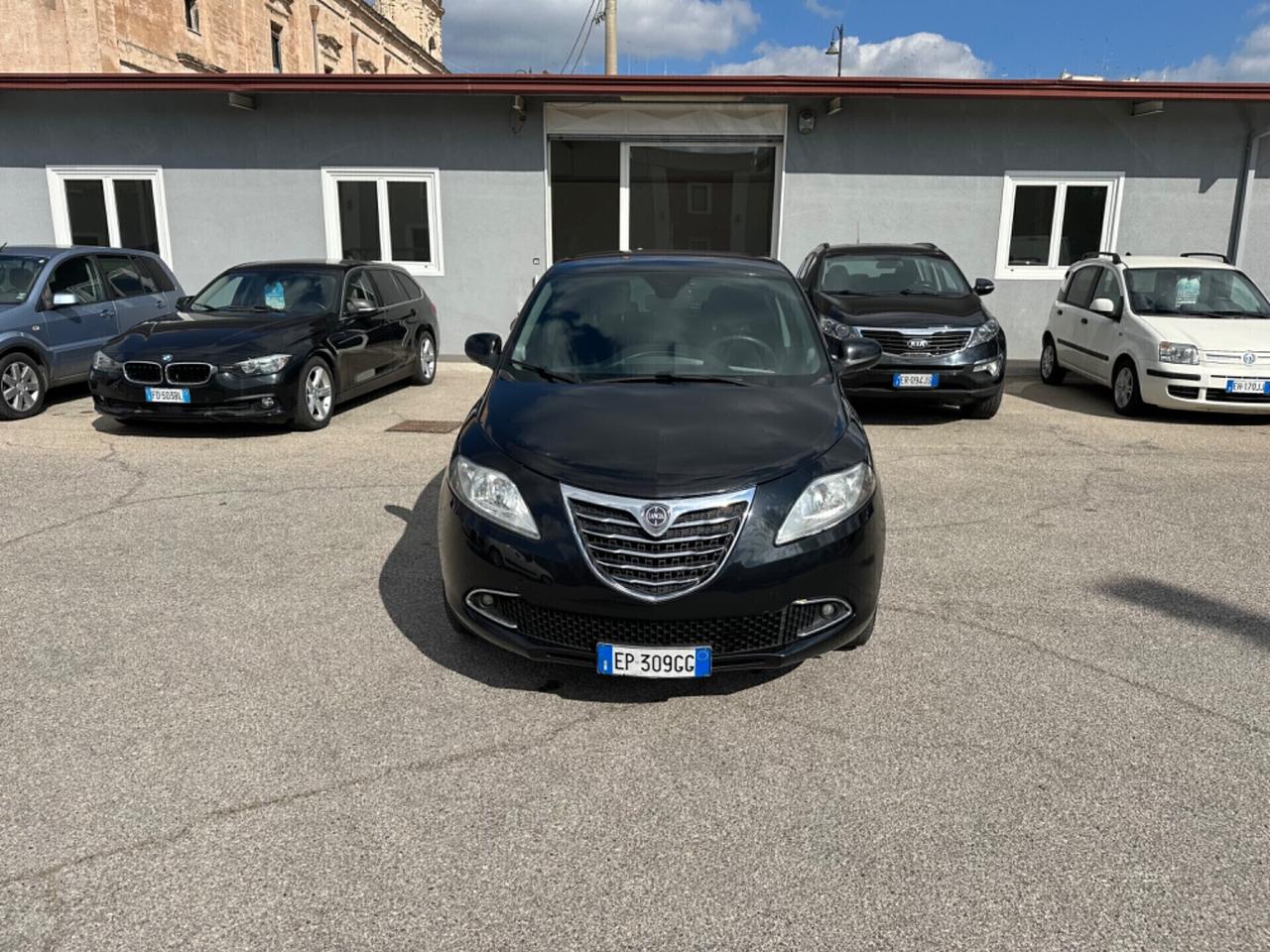 Lancia Ypsilon 1.2 69 CV 5 porte GPL Ecochic Silver