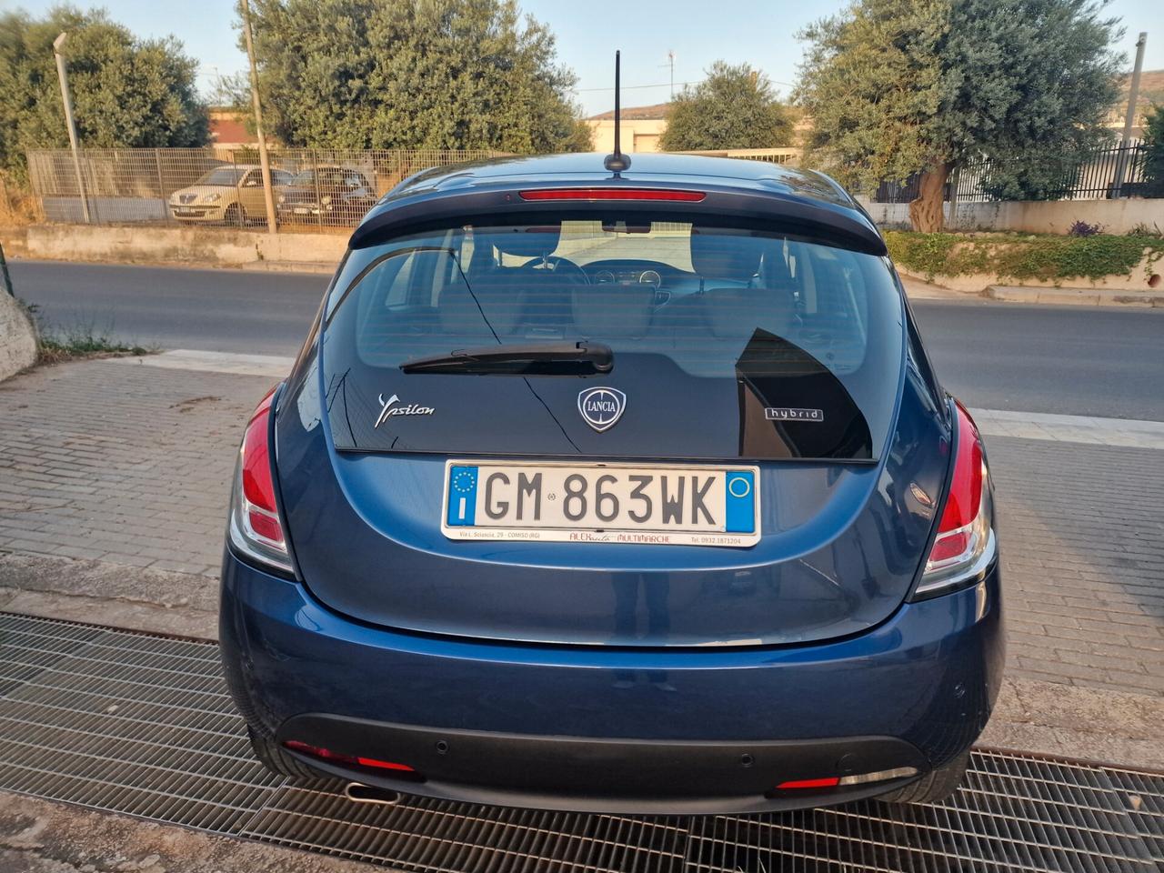 Lancia Ypsilon 1.0 FireFly 5 porte S&S Hybrid Alberta Ferretti