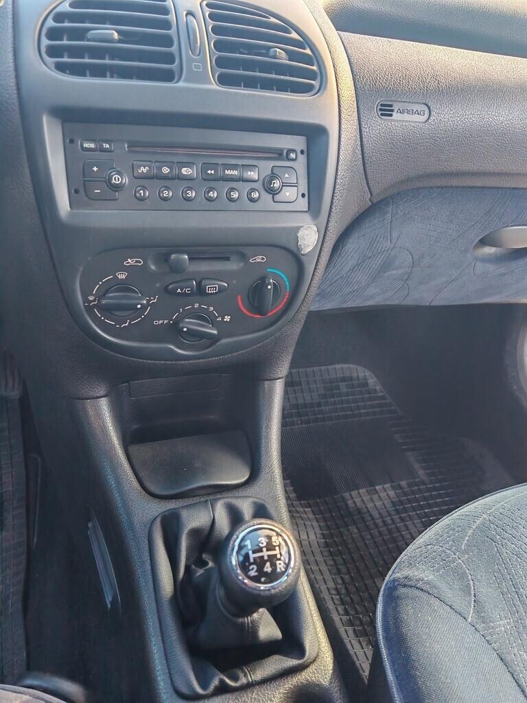 Peugeot 206 benzina come nuova 110.000 Km