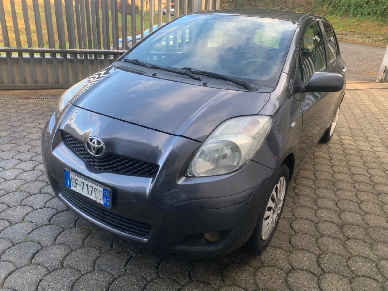 Toyota Yaris 1.0 5 porte