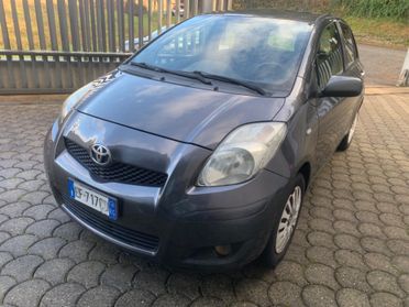 Toyota Yaris 1.0 5 porte