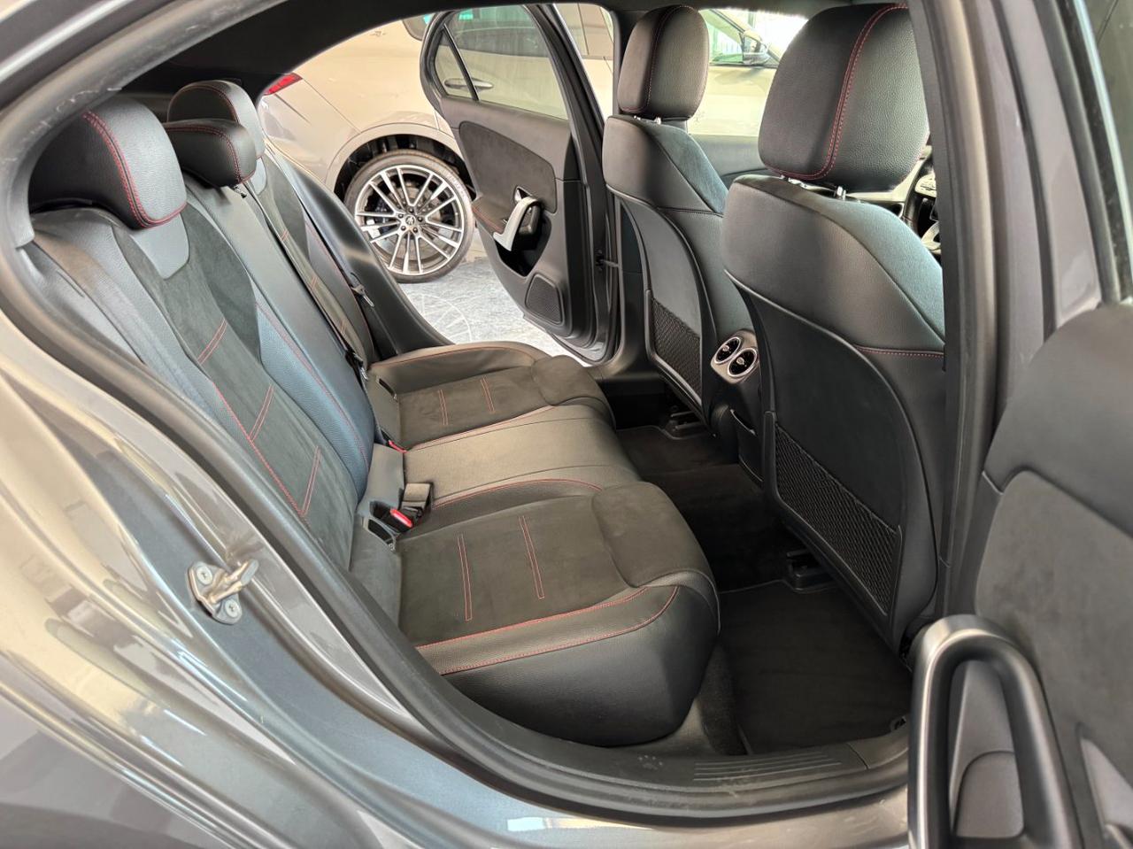 Mercedes A 180 D Sedan Amg Premium Auto Stupenda
