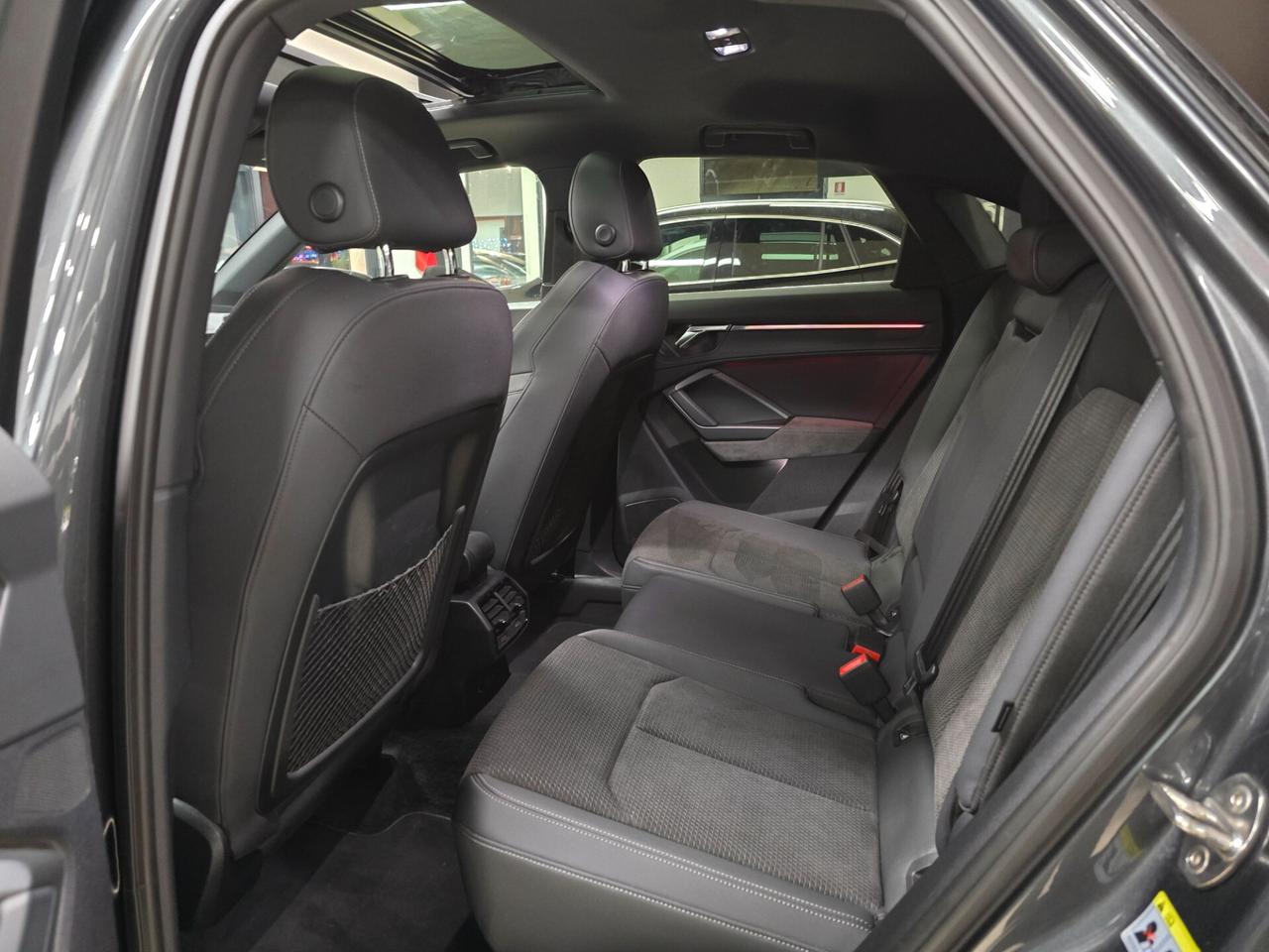 Audi Q3 35 TDI S tronic line (Extra full)