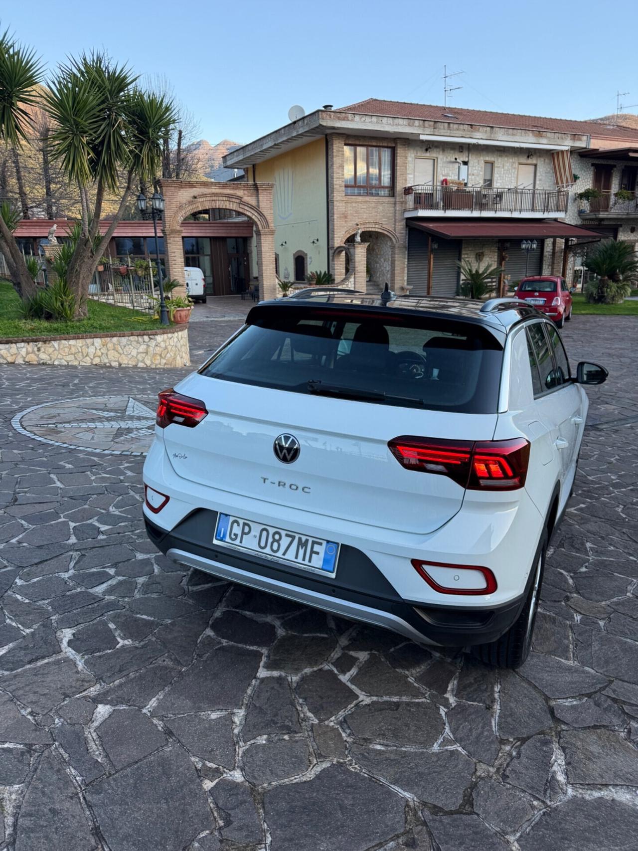 Volkswagen T-Roc 2.0 TDI SCR 150 CV DSG R-Line 2023