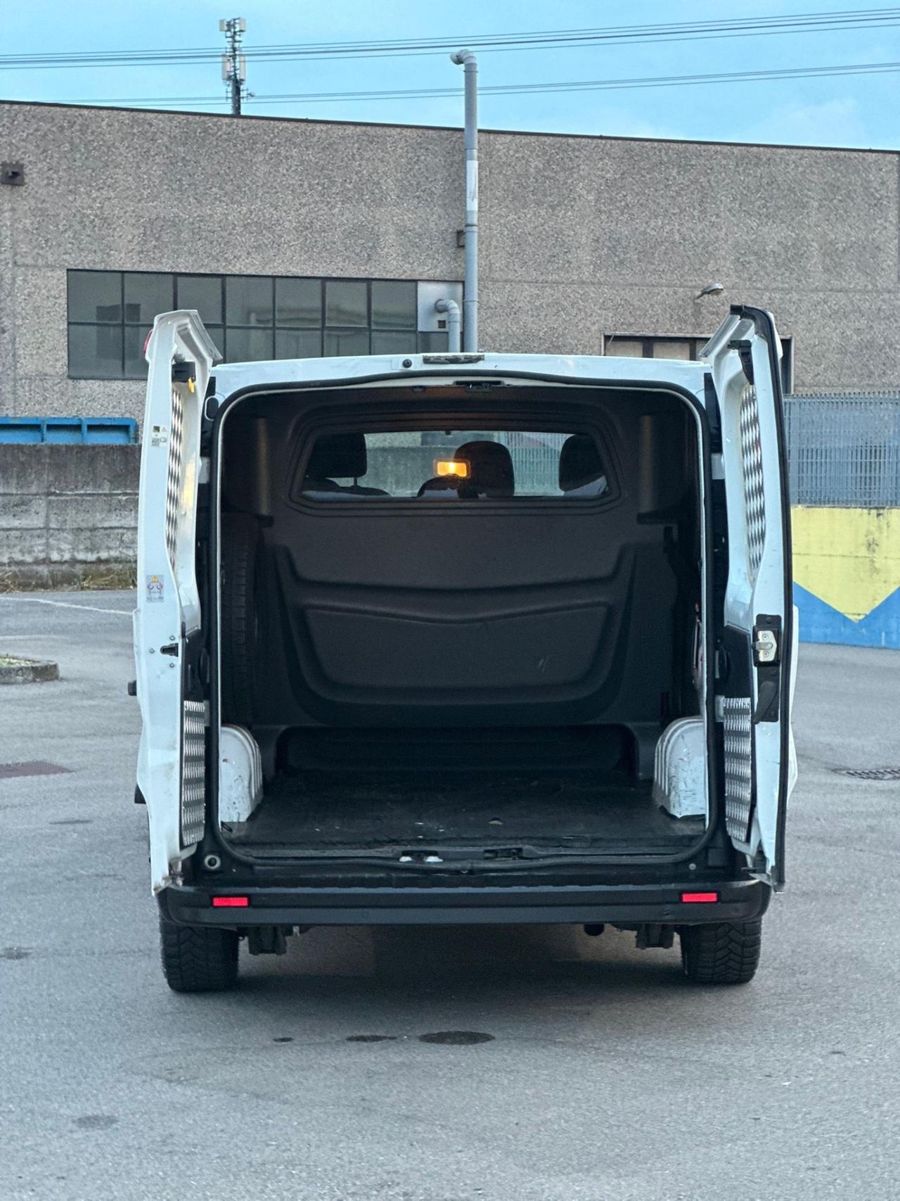 Opel Vivaro 6 posti autocarro