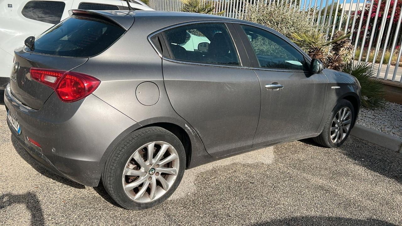 Alfa Romeo Giulietta 1.6 JTDm-2 105 CV Distinctive