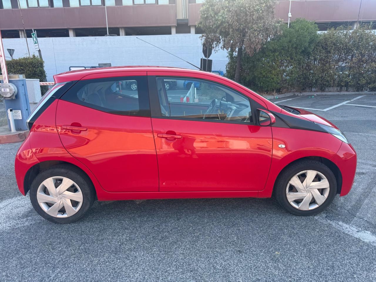 Toyota Aygo 1.0 VVT-i 69 CV 5 porte x-business