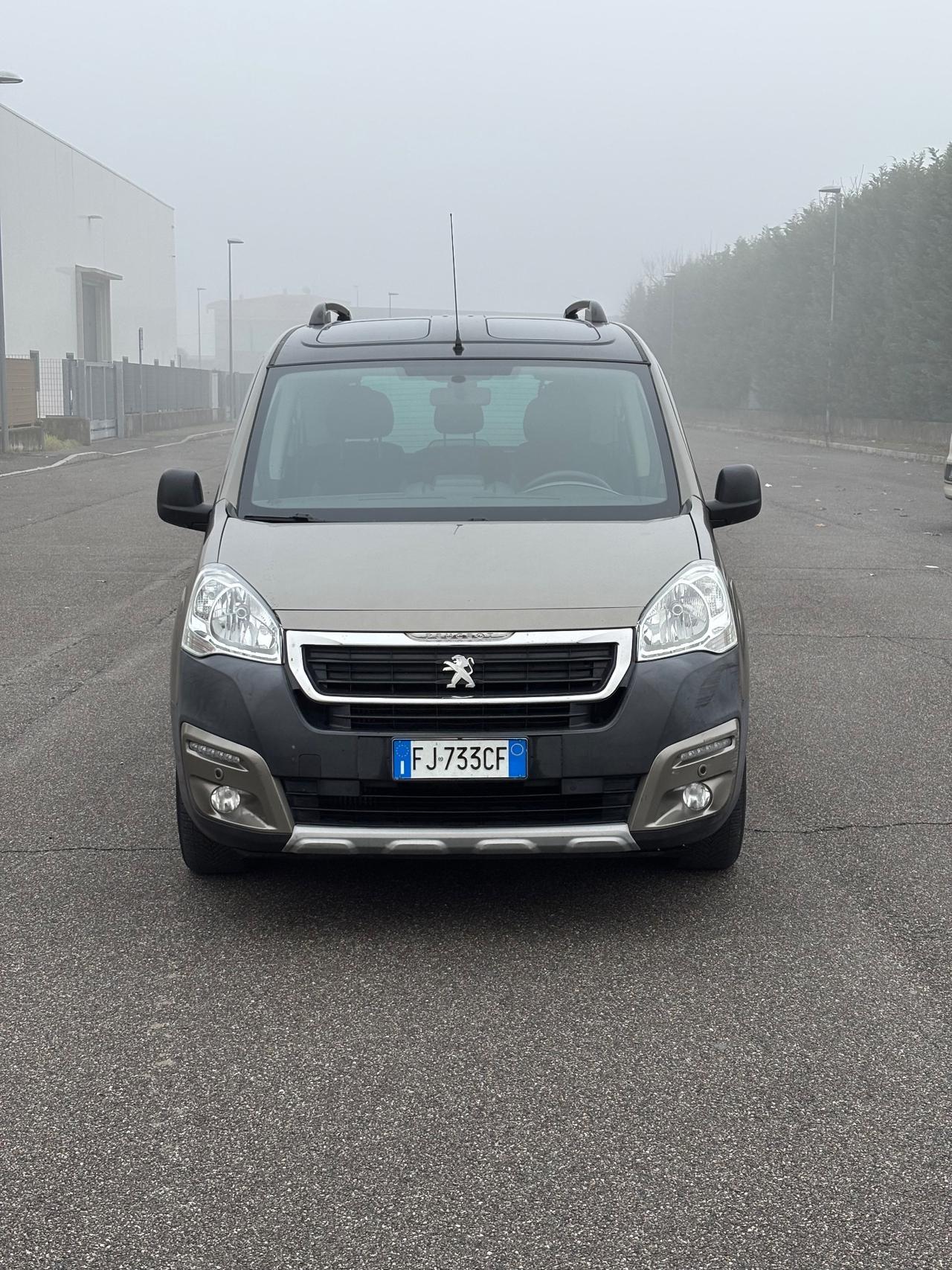 Peugeot Partner Tepee BlueHDi 120 S&S Outdoor