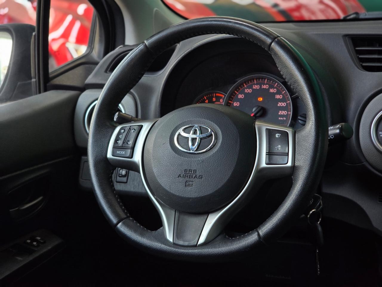 Toyota Yaris 1.4 D-4D 5 porte Lounge