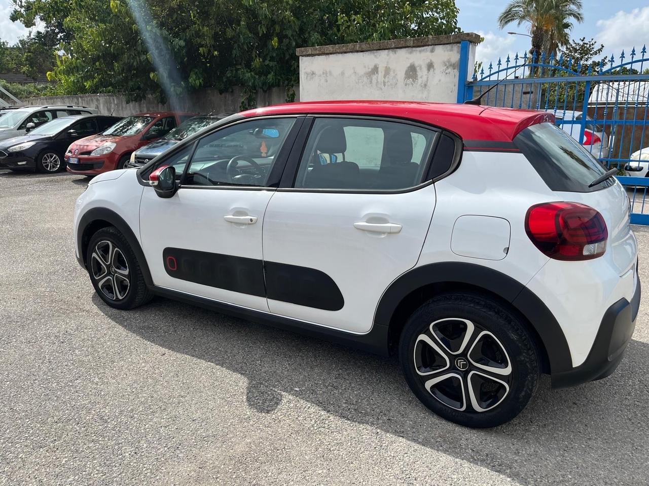 Citroen c3 3 serie SHINE -1.2 benz -82cv- 2017