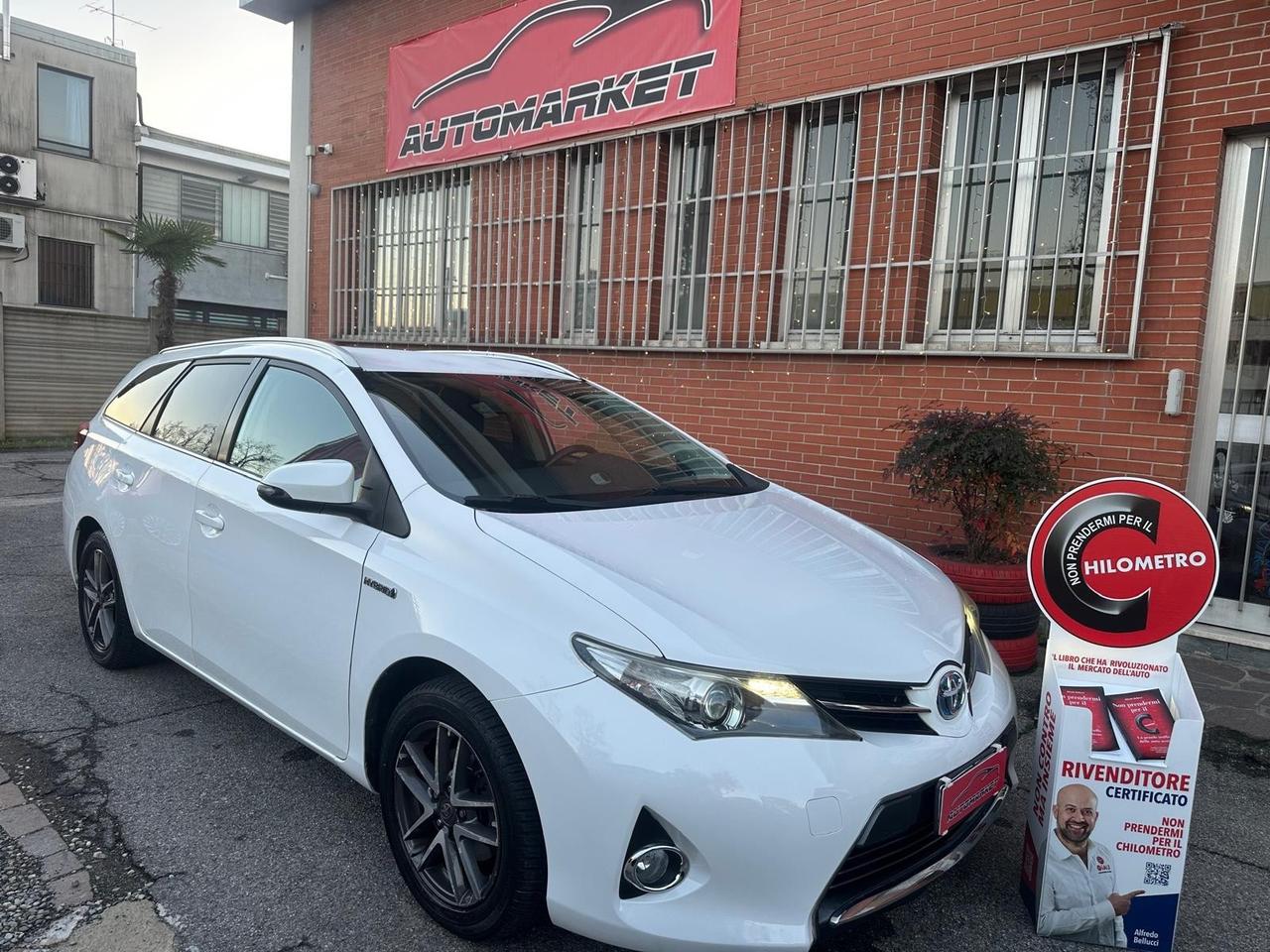 Toyota Auris Touring Sports 1.8 Hybrid Lounge