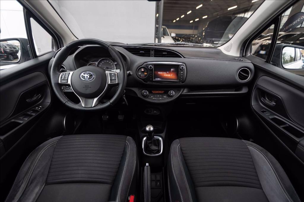 TOYOTA Yaris 5p 1.0 Lounge del 2015