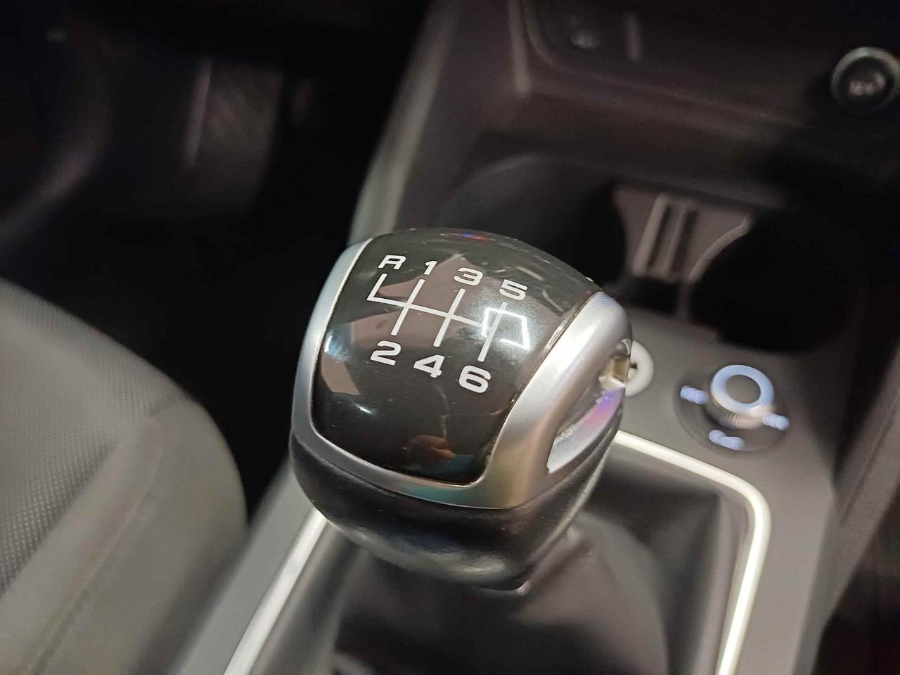 Audi Q2 30 TFSI Business Advanced