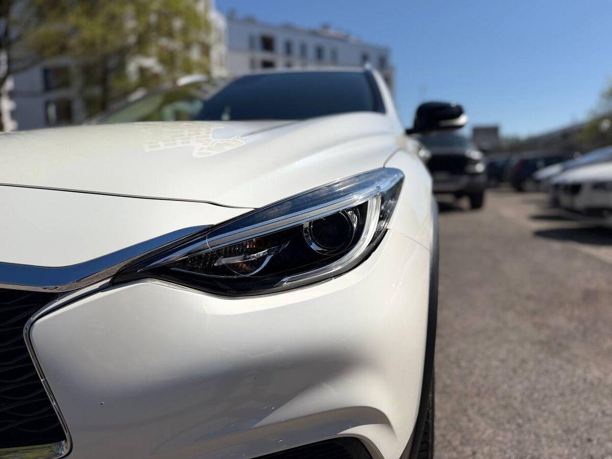 Infiniti QX30 2.2d Premium awd dct