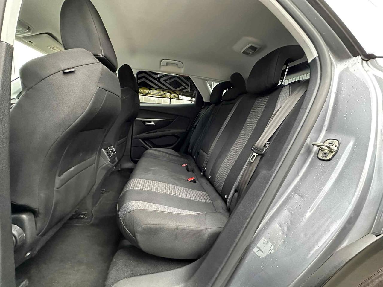 Peugeot 3008 BlueHDi 130 S&S EAT8 Active