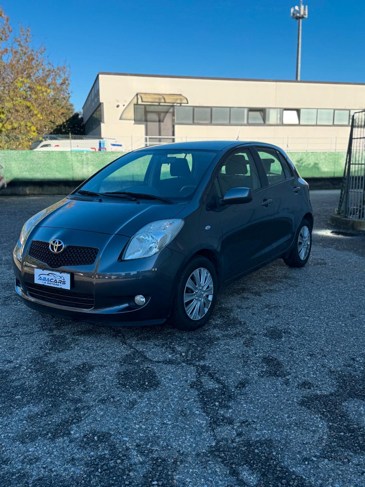 Toyota Yaris 1.3 5p Benz*Cambio AUTOMATICO*TAGLIANDI CERTIFICATI*
