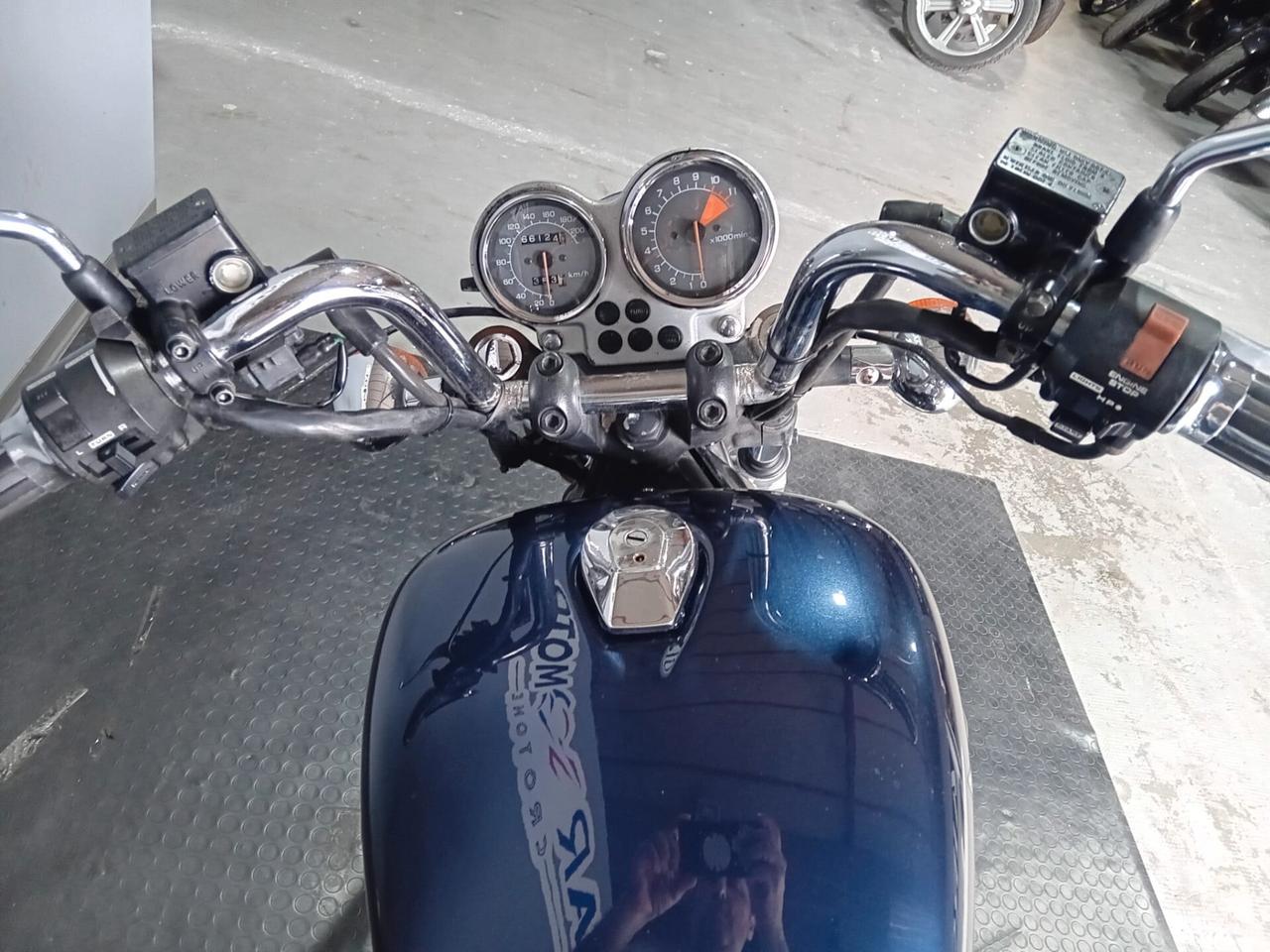 Honda VF 750 CUSTOM RC28