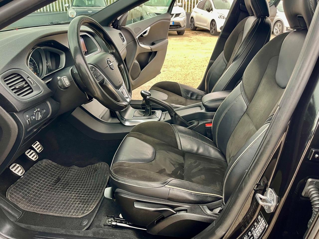 VOLVO V40 2.0 D2 120CV R-DESIGN FULL LED MY17