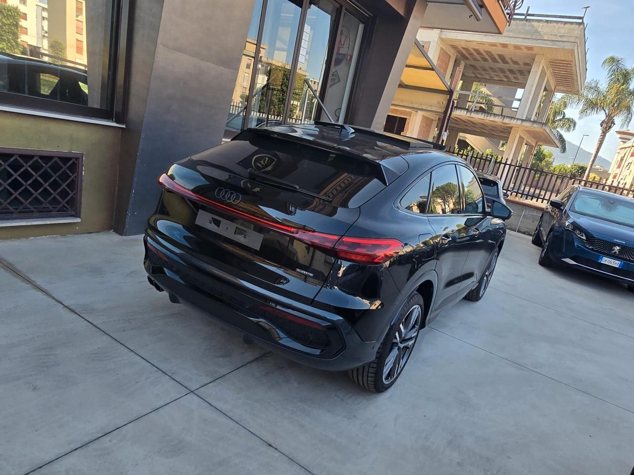 Audi Q5 40 TDI 204 CV quattro S tronic Identity Black