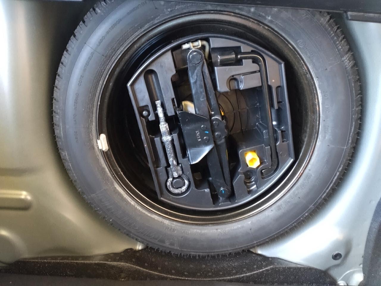 Peugeot 208 1.4 HDi 68 CV 5 porte Allure