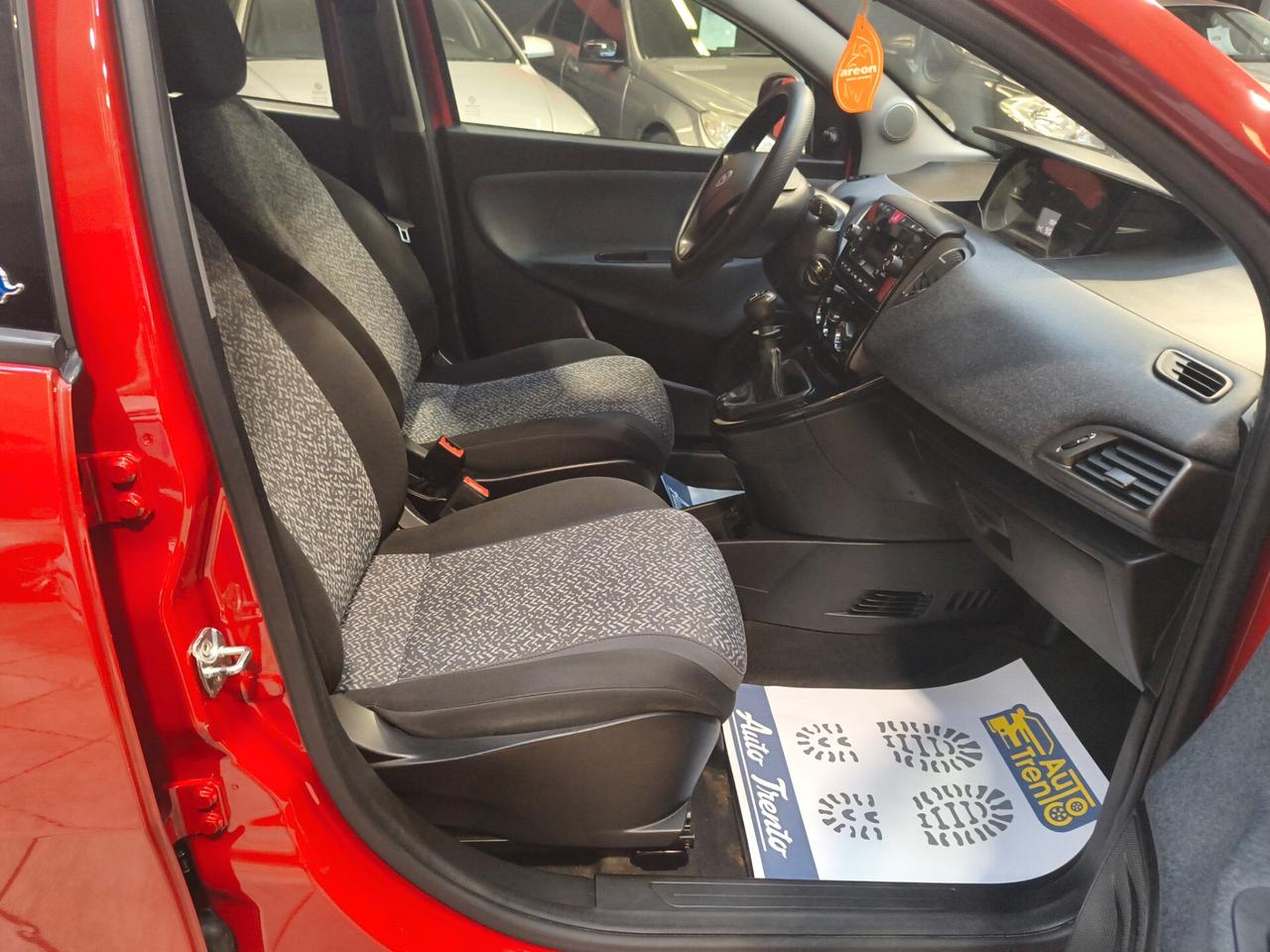 Lancia Ypsilon 1.2 69 CV 5 porte S&S Gold