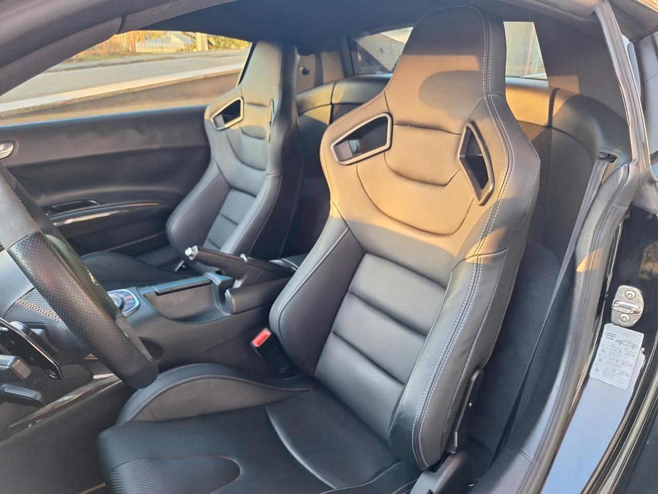 Audi R8 4.2 V8 FSI quattro R tronic