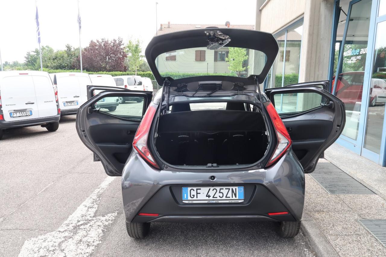 Toyota Aygo Connect 1.0 VVT-i 72 CV 5 porte