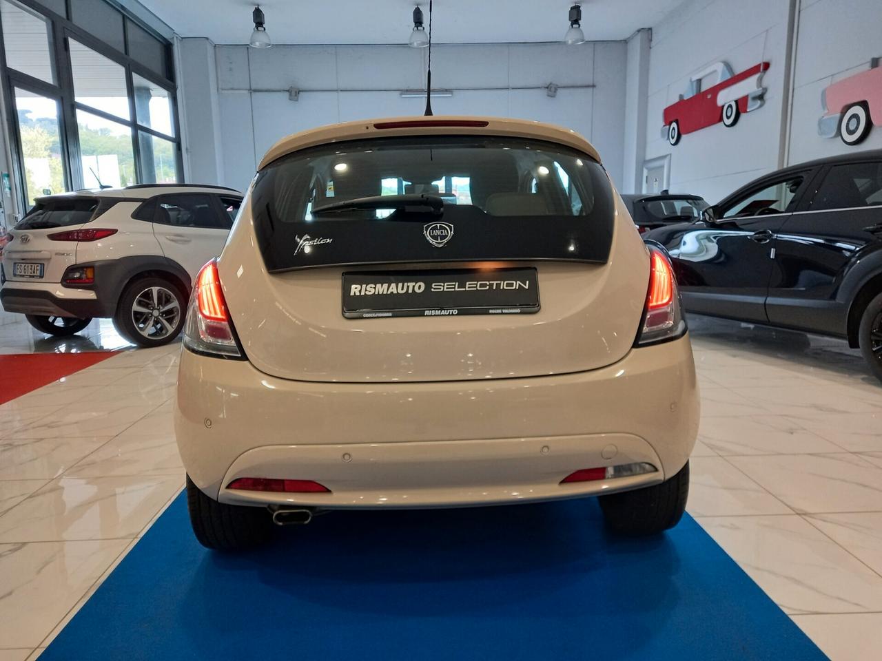 Lancia Ypsilon 1.2 69 CV 5 porte 77000 km Neopatentati