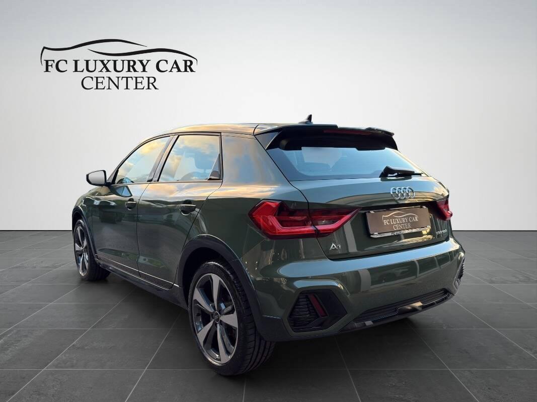 Audi A1 1.0 116CV Identity Contrast S Line Interno S tronic