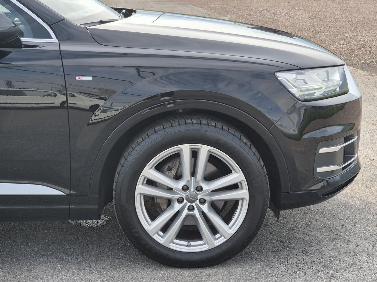 Audi Q7 3.0 TDI 245CV S-LINE 2018