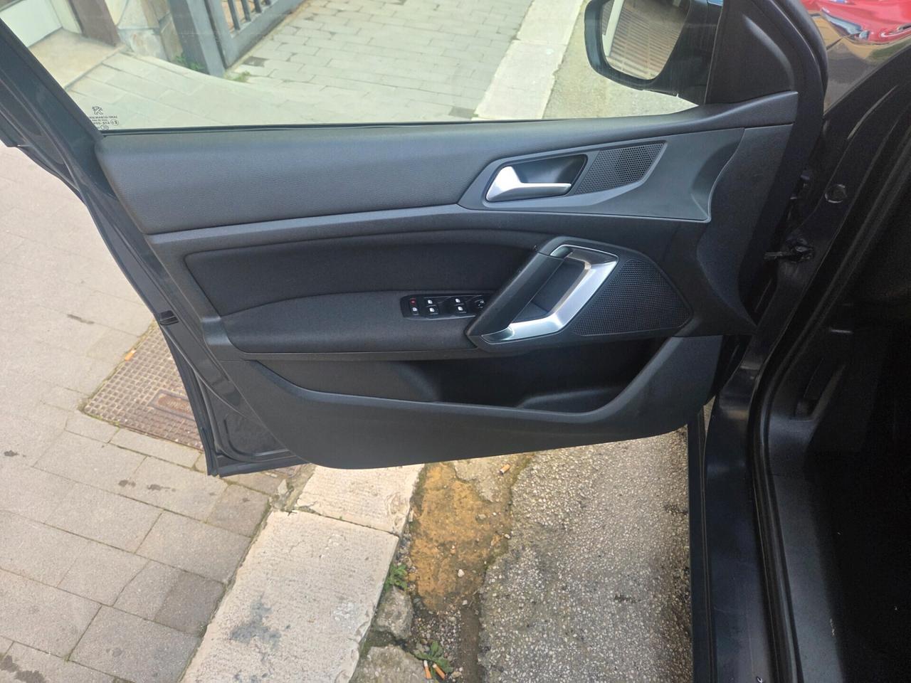 PEUGEOT 308 1.6 HDI 120 CV BERLINA KMCERTIF 2016