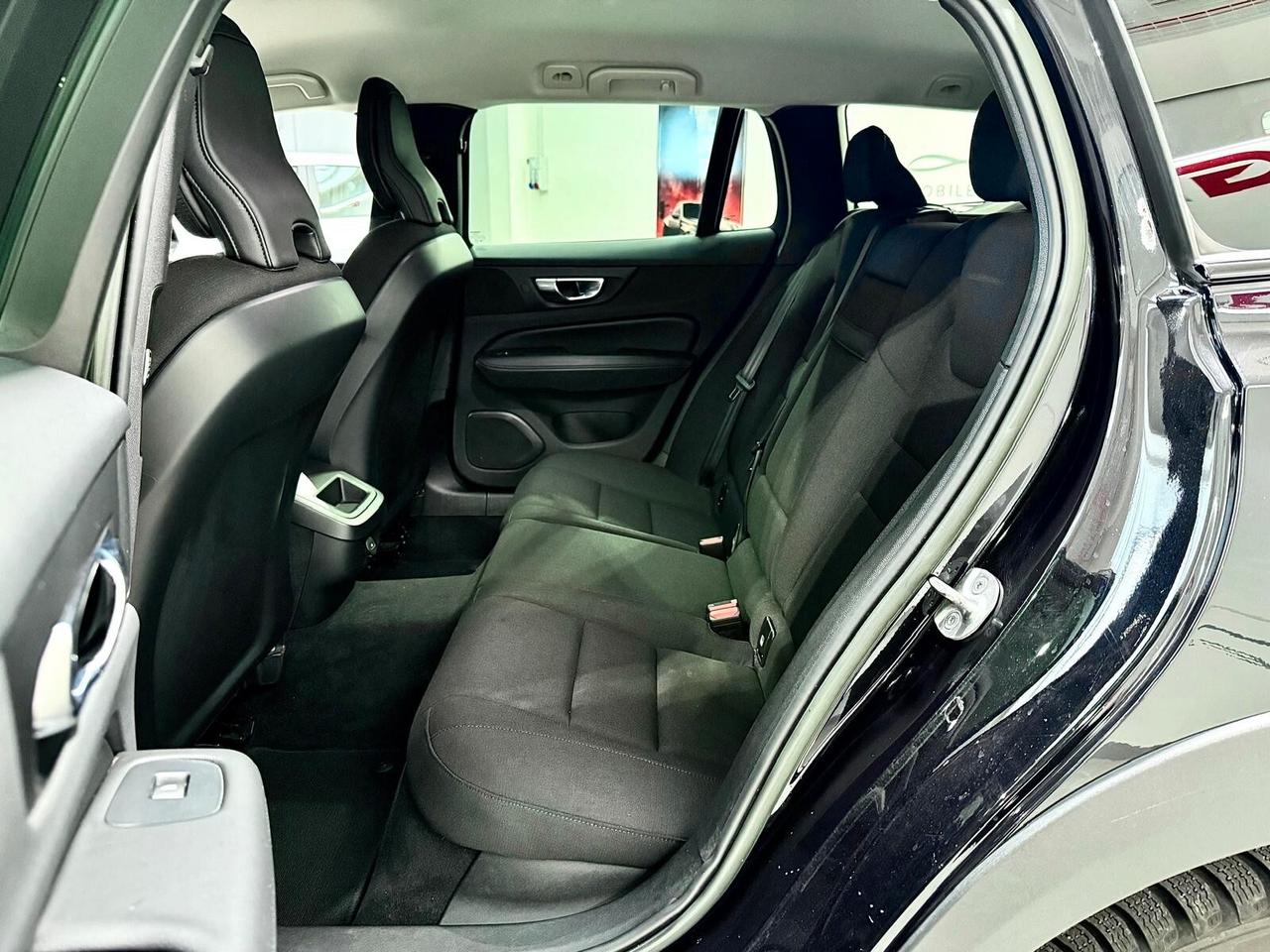 Volvo V60 Cross Country B4 (d) AWD automatico Plus