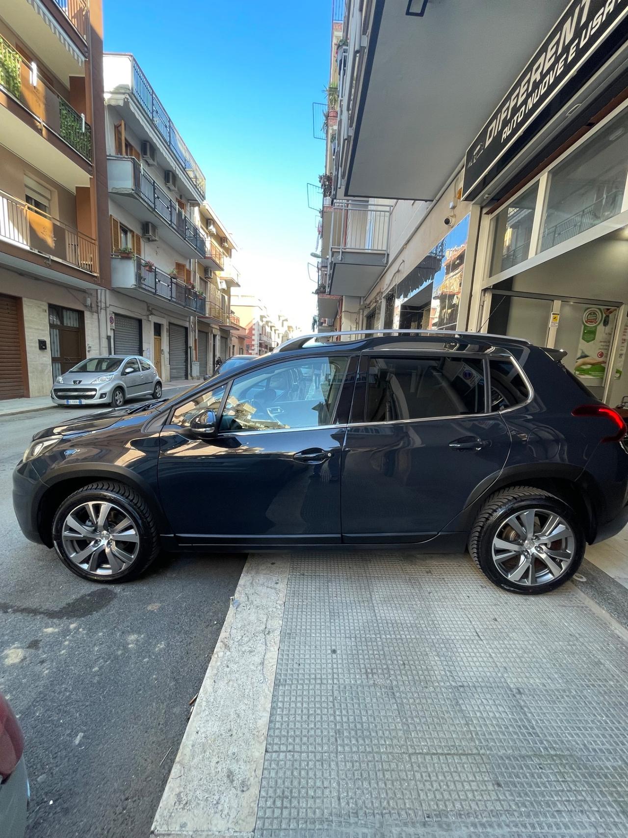 Peugeot 2008 BlueHDi 100 Allure