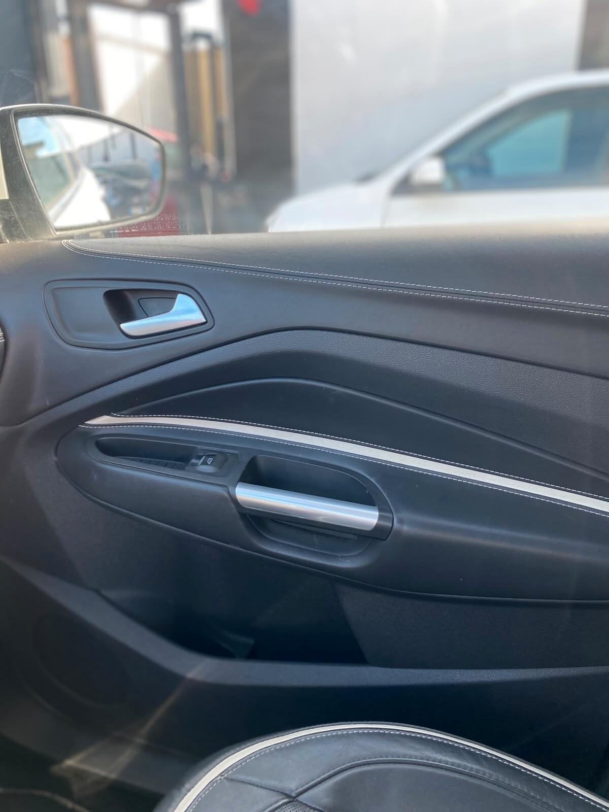 Ford Kuga 2.0 TDCI 180 CV S&S 4WD Powershift Vignale