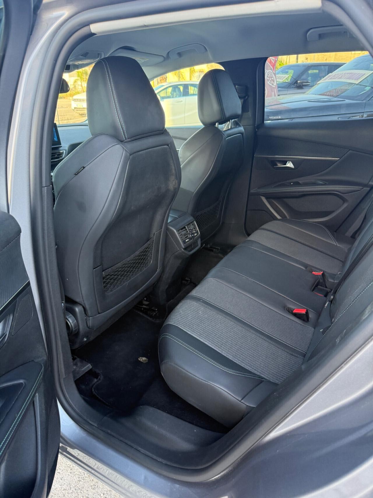 Peugeot 3008 BlueHDi 130 S&S EAT8 Allure Pack
