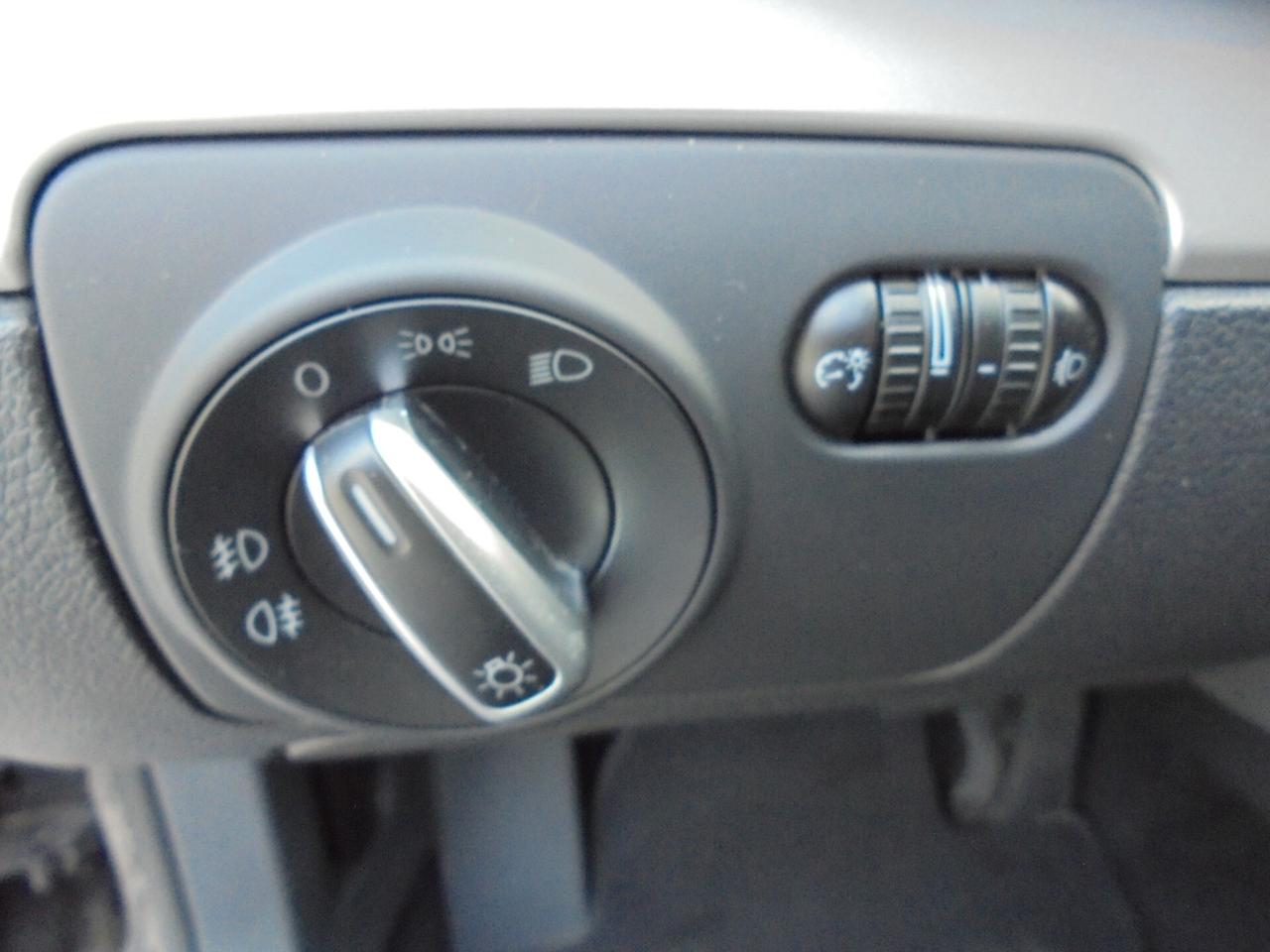 Volkswagen Golf VI 1.6 TDI 105CV DSG HIGHLINE 5 PORTE