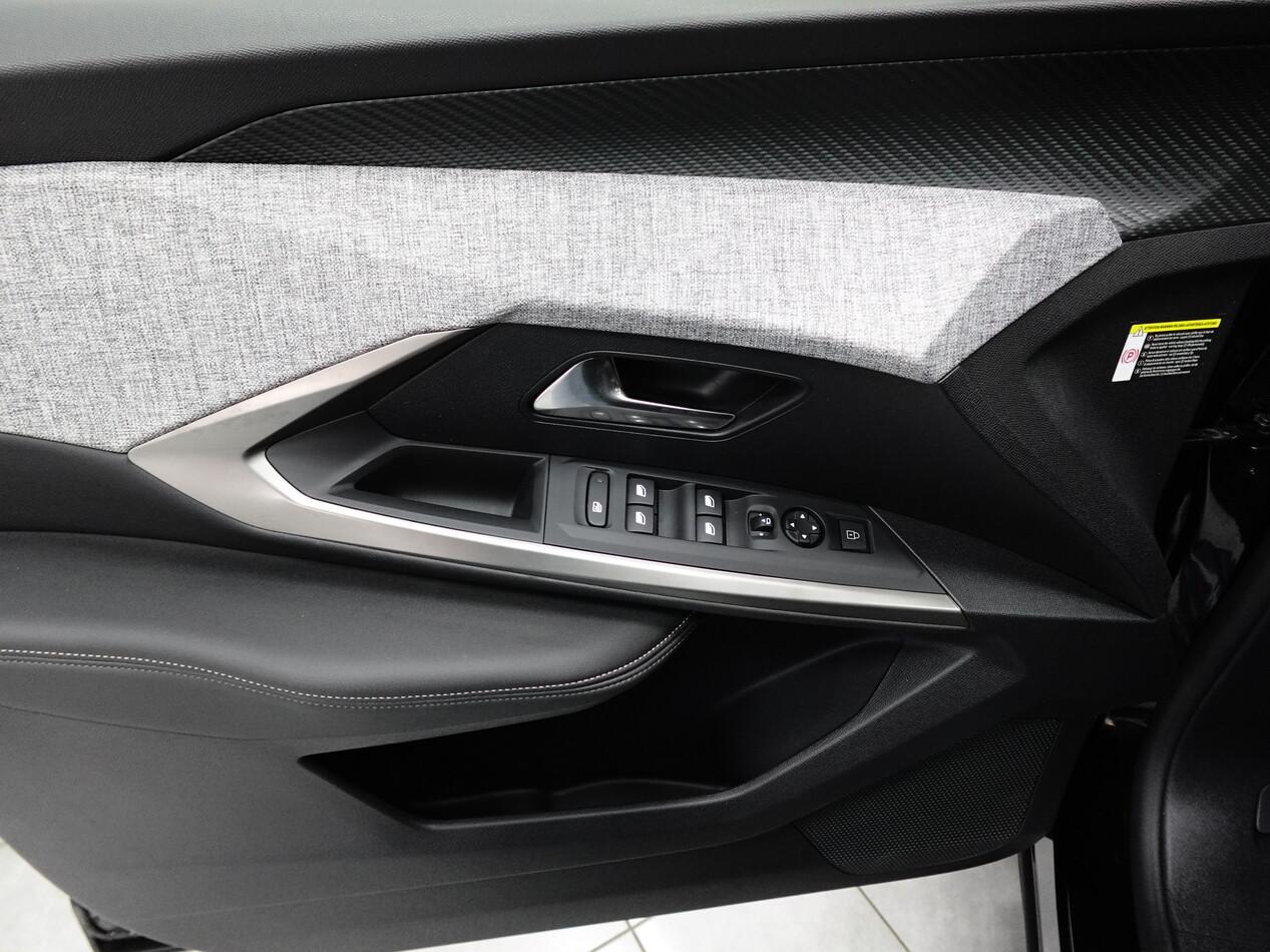 Peugeot 5008 1.2 HYBRID 145 CV E-DCS6 ALLURE 7 POSTI