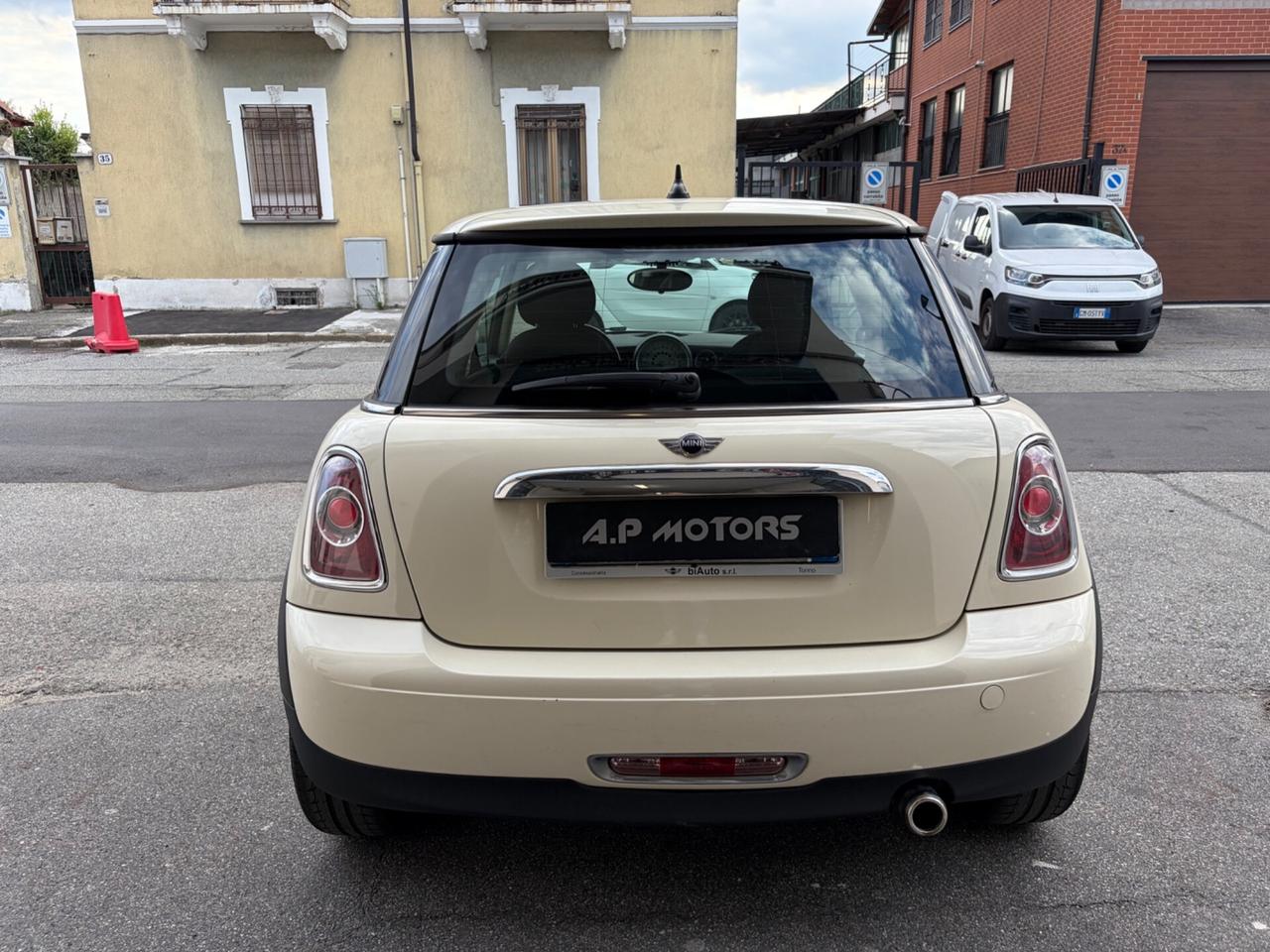 Mini 1.6 16V Cooper D KM 100000