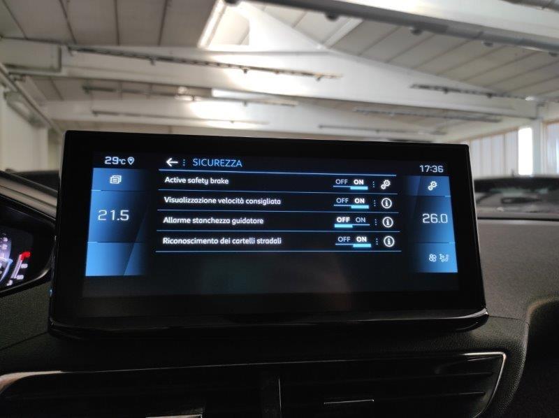 PEUGEOT 3008 2ª serie - 3008 BlueHDi 130 S&S EAT8 Allure Pack